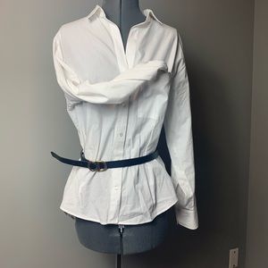 "CD" signature in aged gold-tone metal